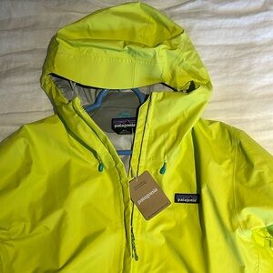 Men’s Patagonia torrentshell rain jacket size Medium